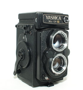 Yashica MAT124G-5444