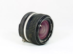 Nikon Nikkor 28mm f2.8 AIS 0.2 cm close focus-7970